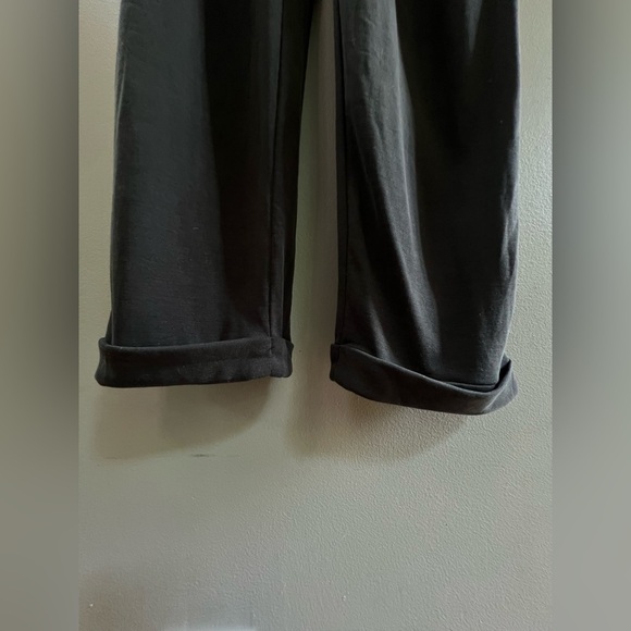 Forever 21 Black Jersey Jumsuit Low V Size S.
Lightweight, soft & comfortable - Picture 4 of 10